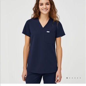 Navy figs hardly worn